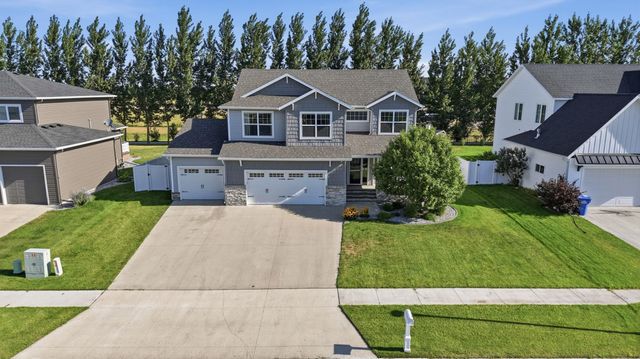 3981 47th Avenue S, Fargo, ND 58104