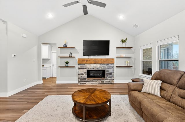 215 Frio Drive, Waxahachie, TX 75165