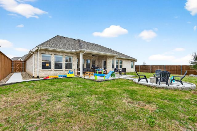 215 Frio Drive, Waxahachie, TX 75165