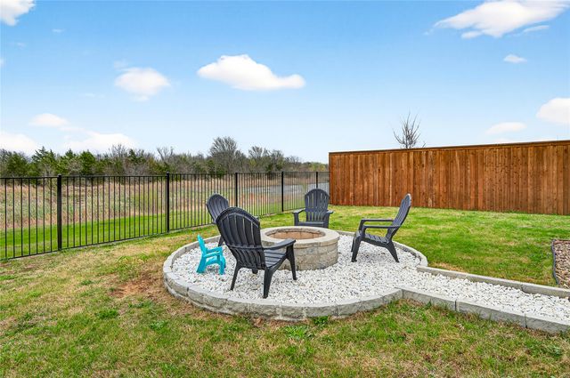 215 Frio Drive, Waxahachie, TX 75165