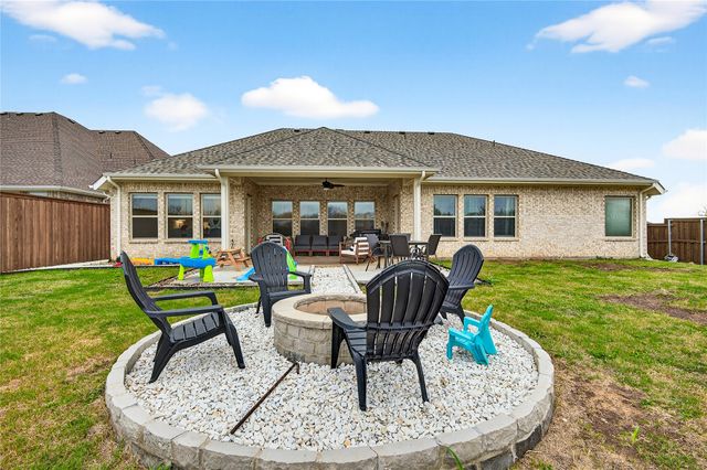 215 Frio Drive, Waxahachie, TX 75165