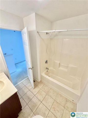 257 Milkweed Drive, Upper Macungie Twp, PA 18104