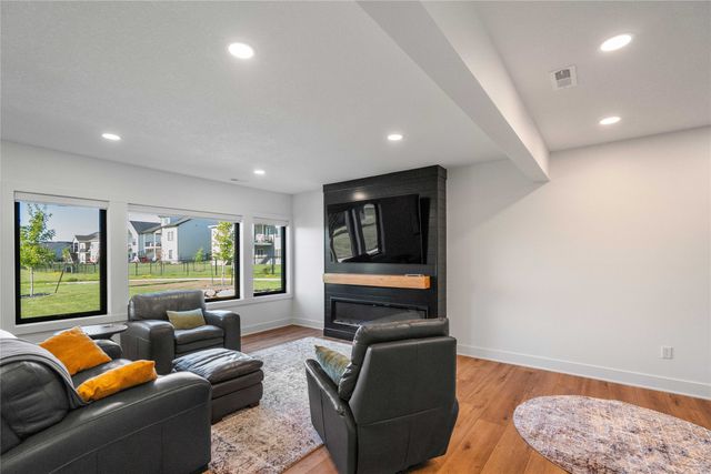 4706 NW 10th Street, Ankeny, IA 50023