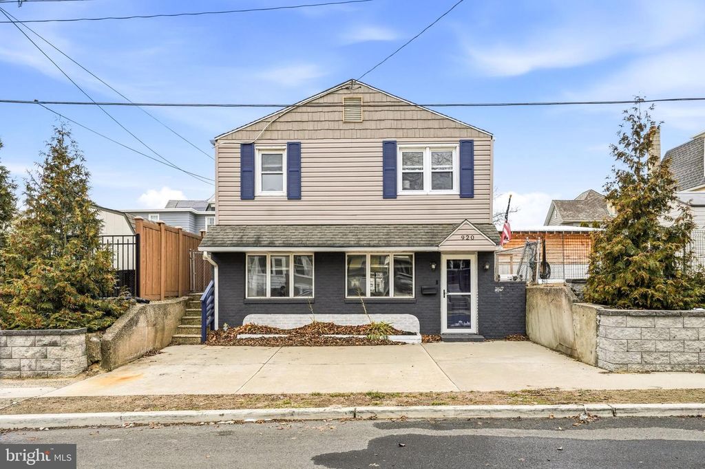 920 BERGEN ST, Gloucester City, NJ 08030