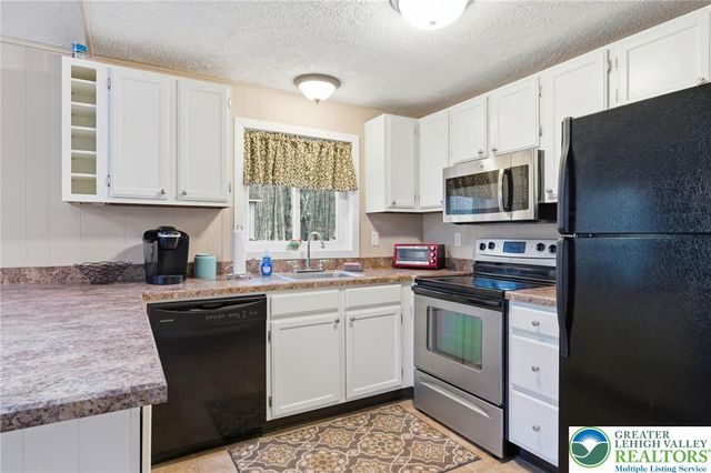 130 Beech Lane, Tobyhanna Twp, PA 18347