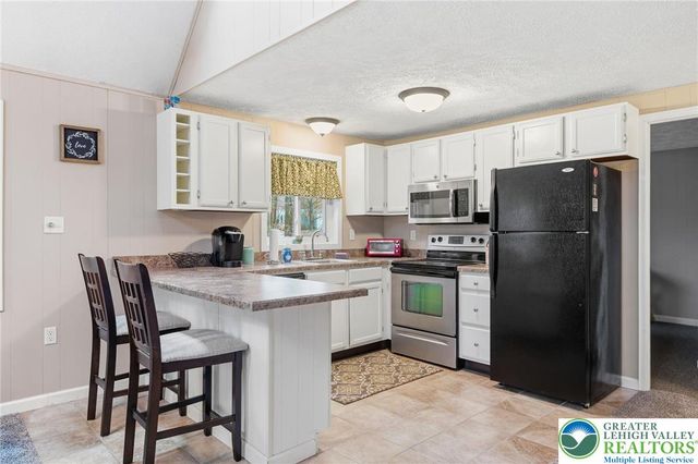 130 Beech Lane, Tobyhanna Twp, PA 18347