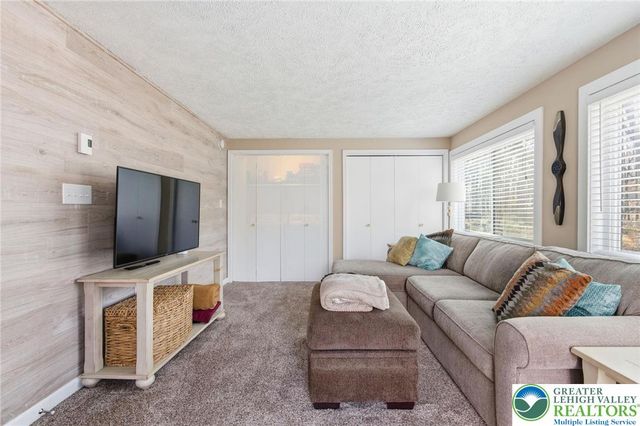 130 Beech Lane, Tobyhanna Twp, PA 18347