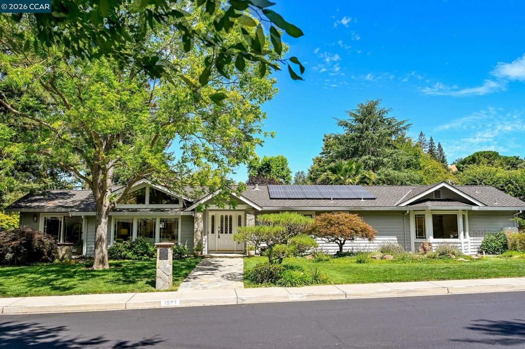 Image 1 of property listing at 1023 White Gate Rd, Alamo, CA 94507