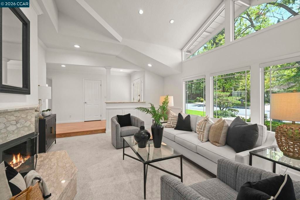 Image 10 of property listing at 1023 White Gate Rd, Alamo, CA 94507