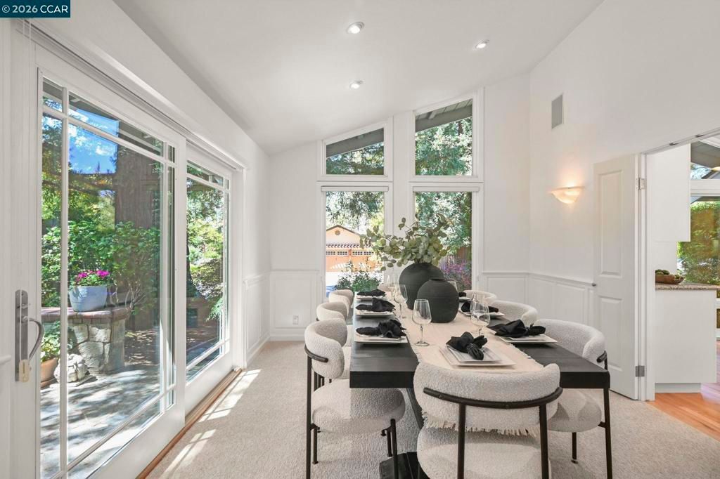 Image 13 of property listing at 1023 White Gate Rd, Alamo, CA 94507