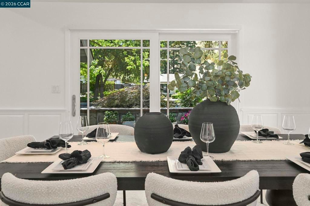 Image 14 of property listing at 1023 White Gate Rd, Alamo, CA 94507