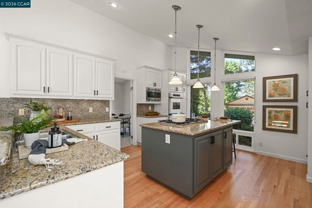 Image 19 of property listing at 1023 White Gate Rd, Alamo, CA 94507