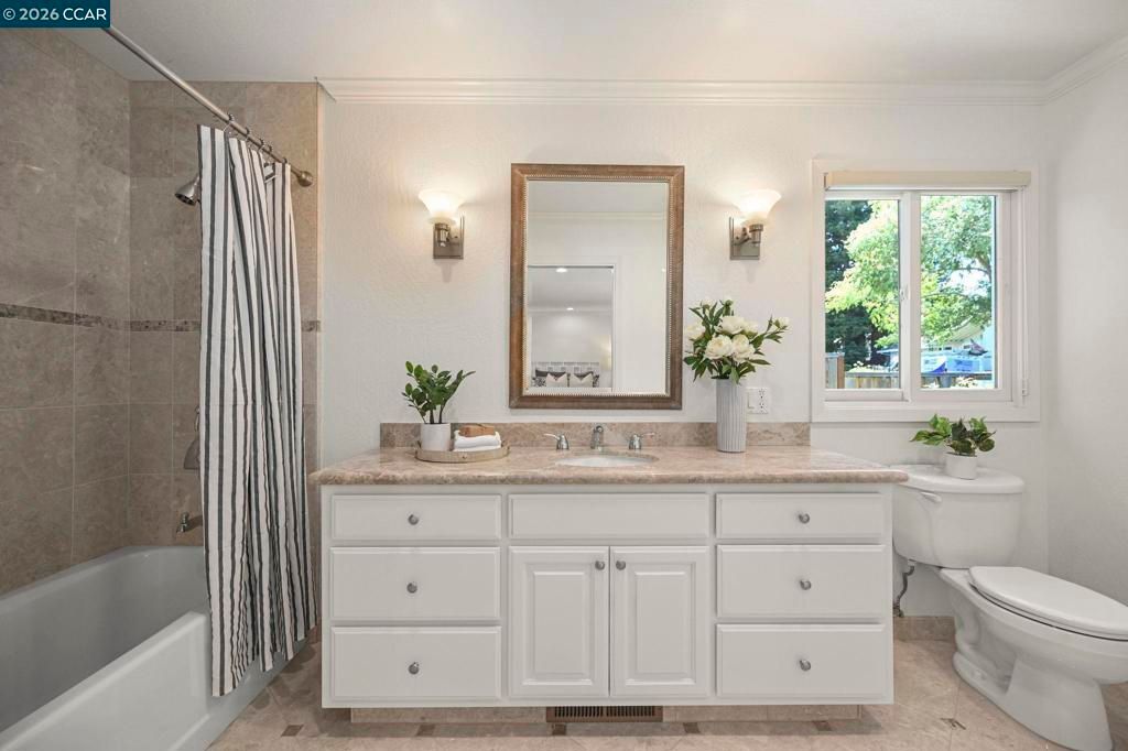 Image 26 of property listing at 1023 White Gate Rd, Alamo, CA 94507