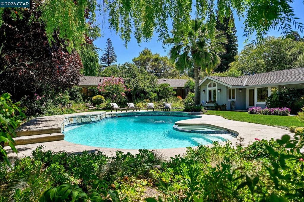 Image 42 of property listing at 1023 White Gate Rd, Alamo, CA 94507