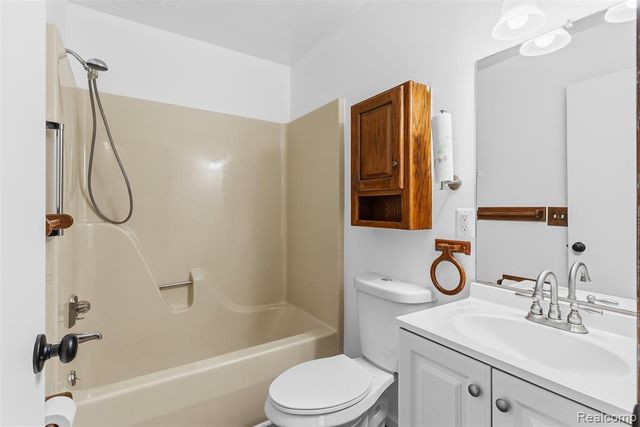 7313 River Road, Flushing, MI 48433