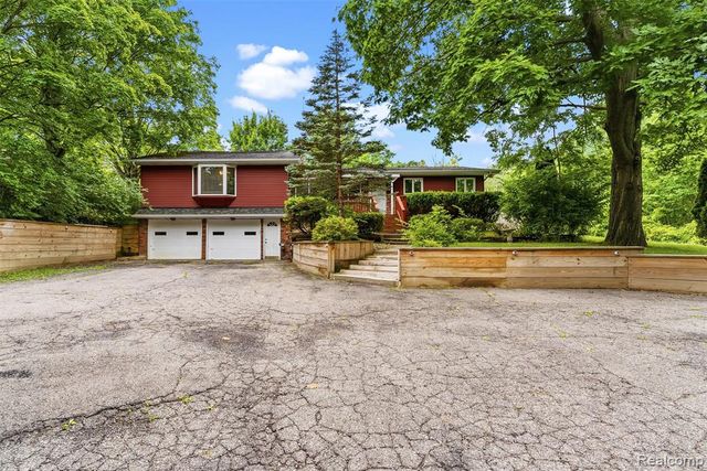 7313 River Road, Flushing, MI 48433