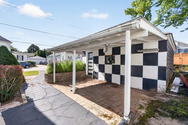 296 Power Rd, Pawtucket, RI 02860