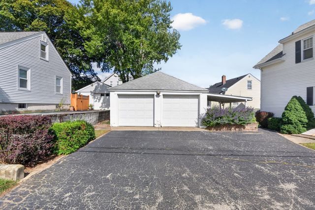 296 Power Rd, Pawtucket, RI 02860