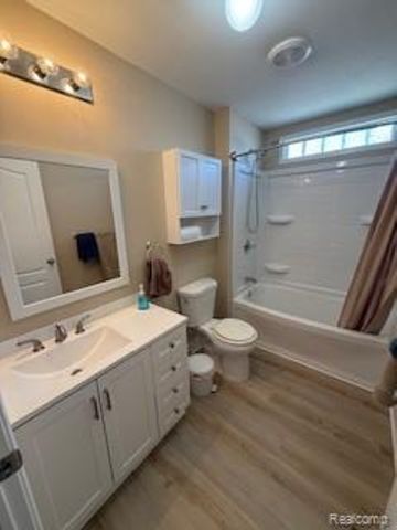 9885 Bellcrest Boulevard, Fenton, MI 48430