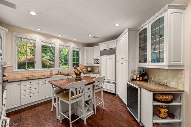 26 Haskell Drive, Bratenahl, OH 44108