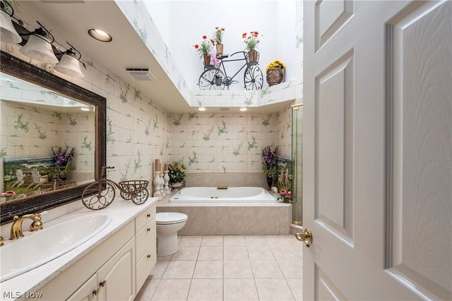26 Haskell Drive, Bratenahl, OH 44108
