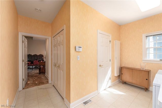 26 Haskell Drive, Bratenahl, OH 44108