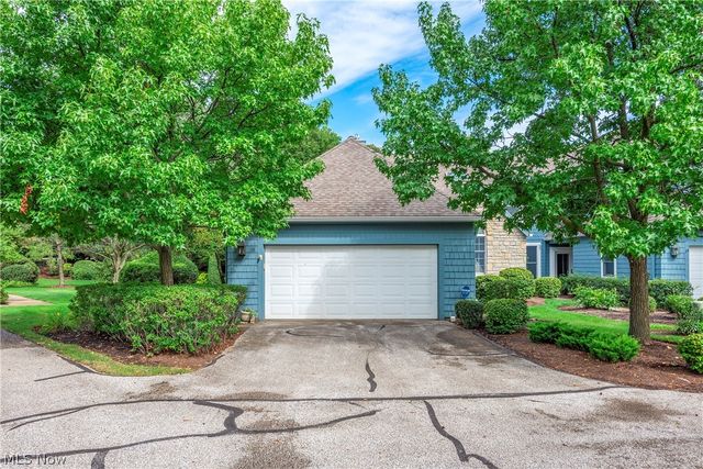 26 Haskell Drive, Bratenahl, OH 44108