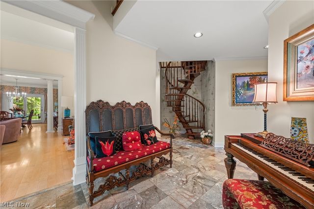 26 Haskell Drive, Bratenahl, OH 44108