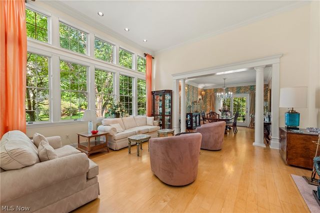 26 Haskell Drive, Bratenahl, OH 44108