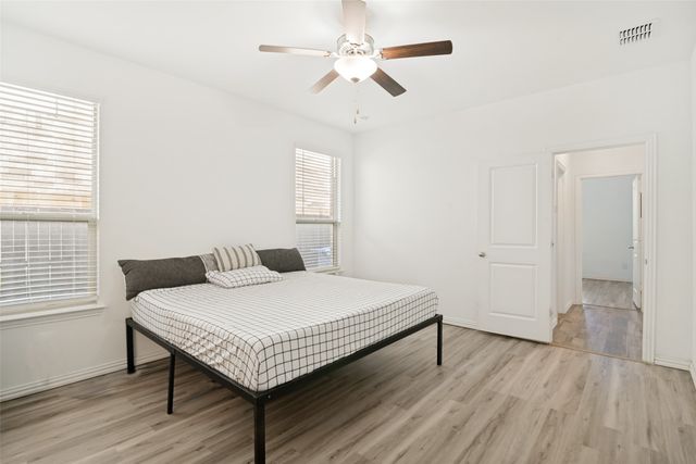 2911 S Griffin Lane, Forney, TX 75126