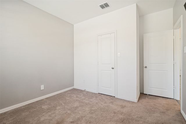 2911 S Griffin Lane, Forney, TX 75126