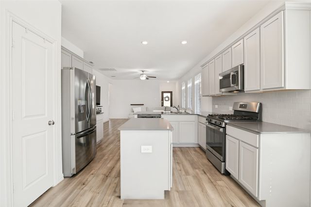 2911 S Griffin Lane, Forney, TX 75126