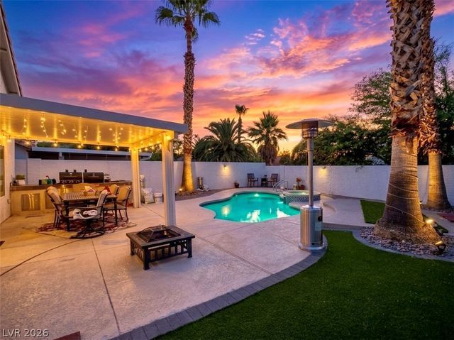 9821 Virginia Woods Circle, Las Vegas, NV 89117