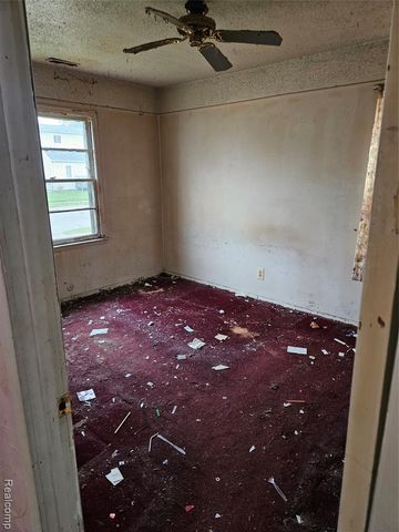 13876 Hendricks Avenue, Warren, MI 48089
