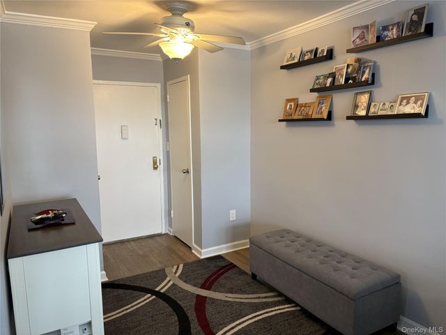 280 GUY LOMBARDO Avenue 5L, Freeport, NY 11520