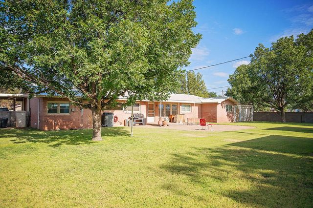 1201 N Avenue F, Denver City, TX 79323