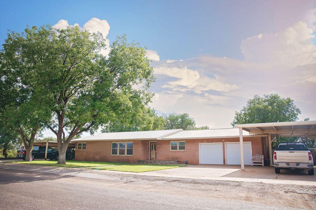 1201 N Avenue F, Denver City, TX 79323