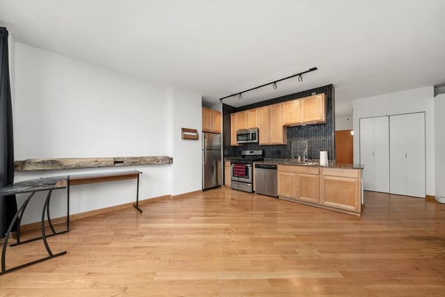 210 S Desplaines Street 908, Chicago, IL 60661