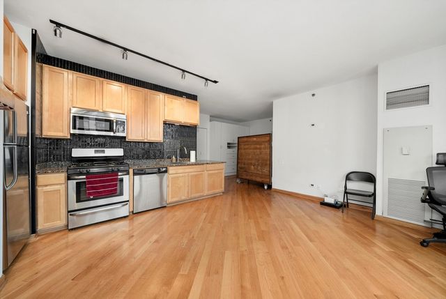 210 S Desplaines Street 908, Chicago, IL 60661