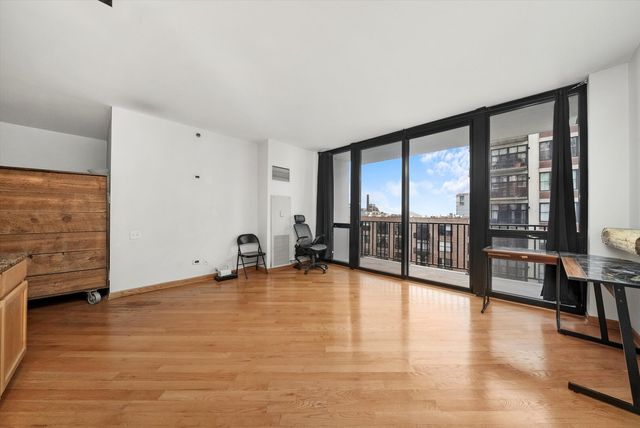 210 S Desplaines Street 908, Chicago, IL 60661