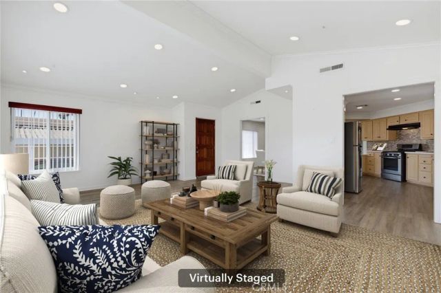 115 Poinsettia Gardens Drive 115, Ventura, CA 93004