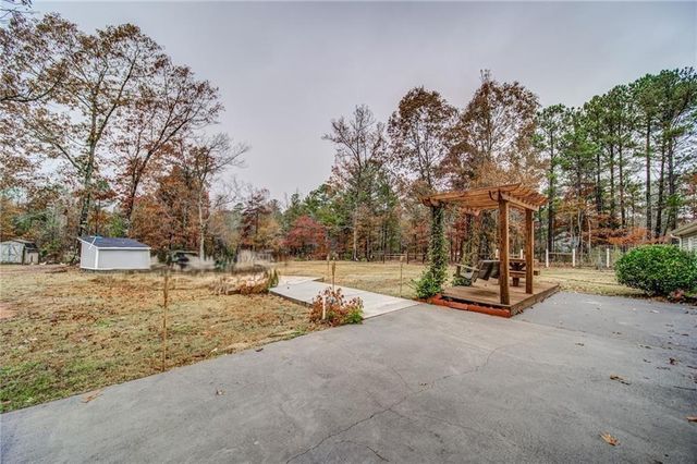 53 Black NE Road, White, GA 30184
