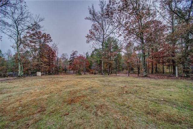 53 Black NE Road, White, GA 30184