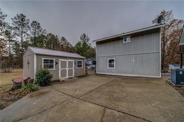 53 Black NE Road, White, GA 30184