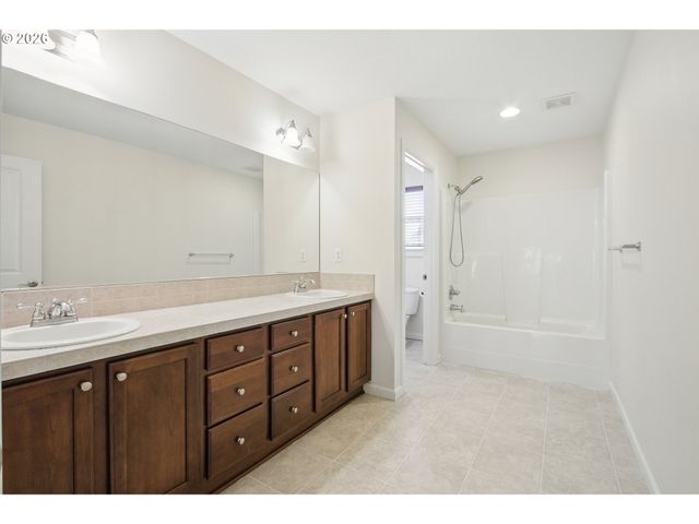 11001 Nw 12TH Ave, Vancouver, WA 98685