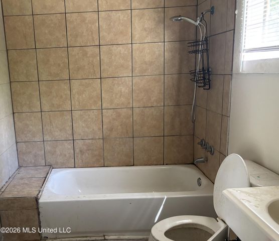 2427 Newport Street, Jackson, MS 39213
