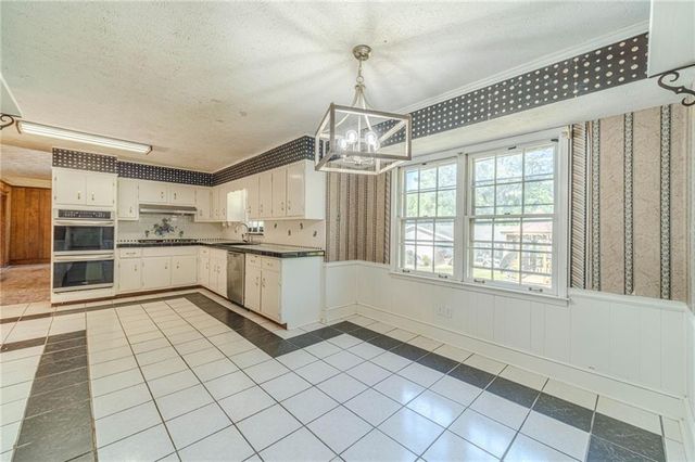 5565 Five Forks Trickum Road, Stone Mountain, GA 30087