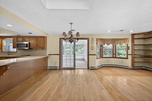 532 Hill St, Raynham, MA 02767