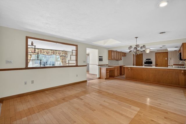 532 Hill St, Raynham, MA 02767