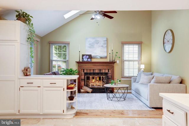 22 NEWLAND CT, Sterling, VA 20165